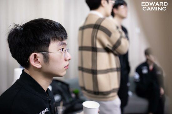 冬幕节限时礼包震撼上线带你畅玩风暴英雄