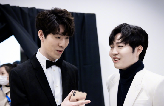 英雄联盟职业选手异常出装引发假赛质疑 官方已启动调查